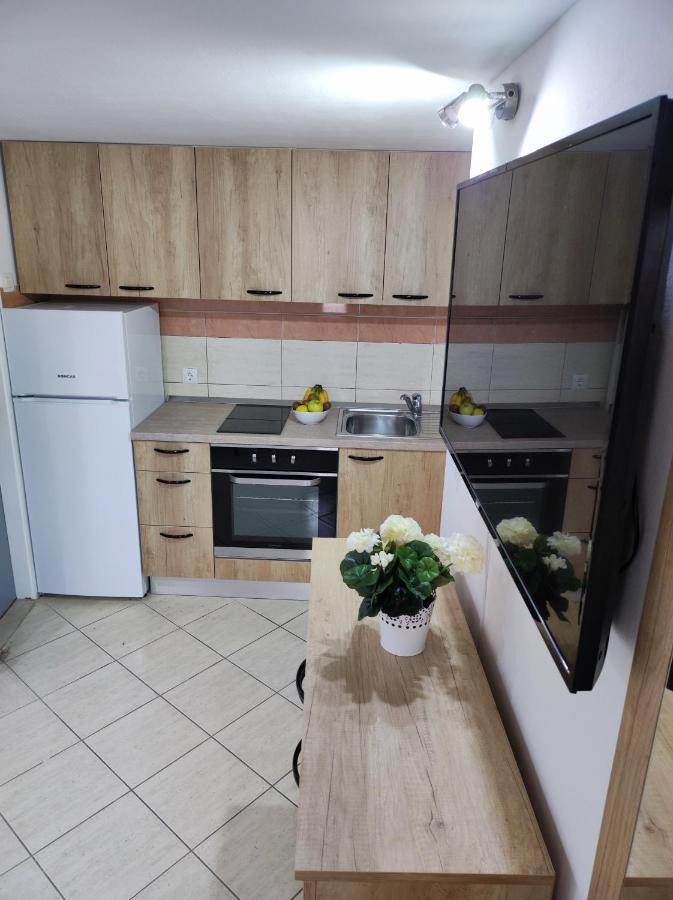 Stone House Lovric Apartment Kastela Bagian luar foto