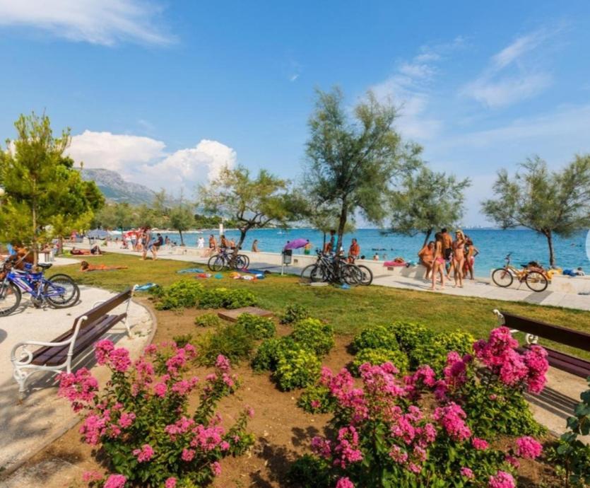Stone House Lovric Apartment Kastela Bagian luar foto