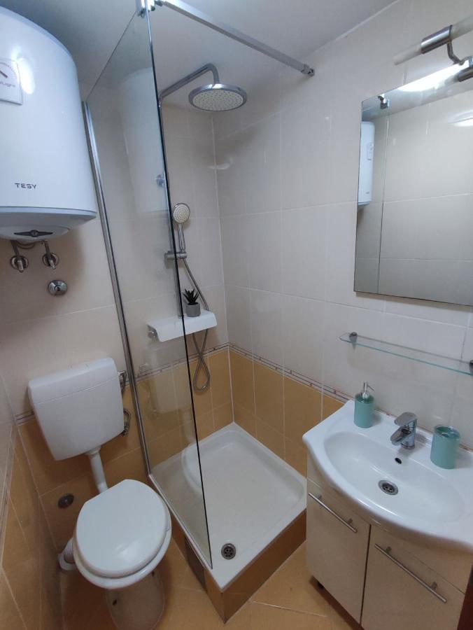 Stone House Lovric Apartment Kastela Bagian luar foto