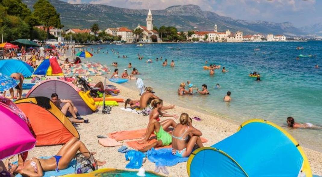 Stone House Lovric Apartment Kastela Bagian luar foto