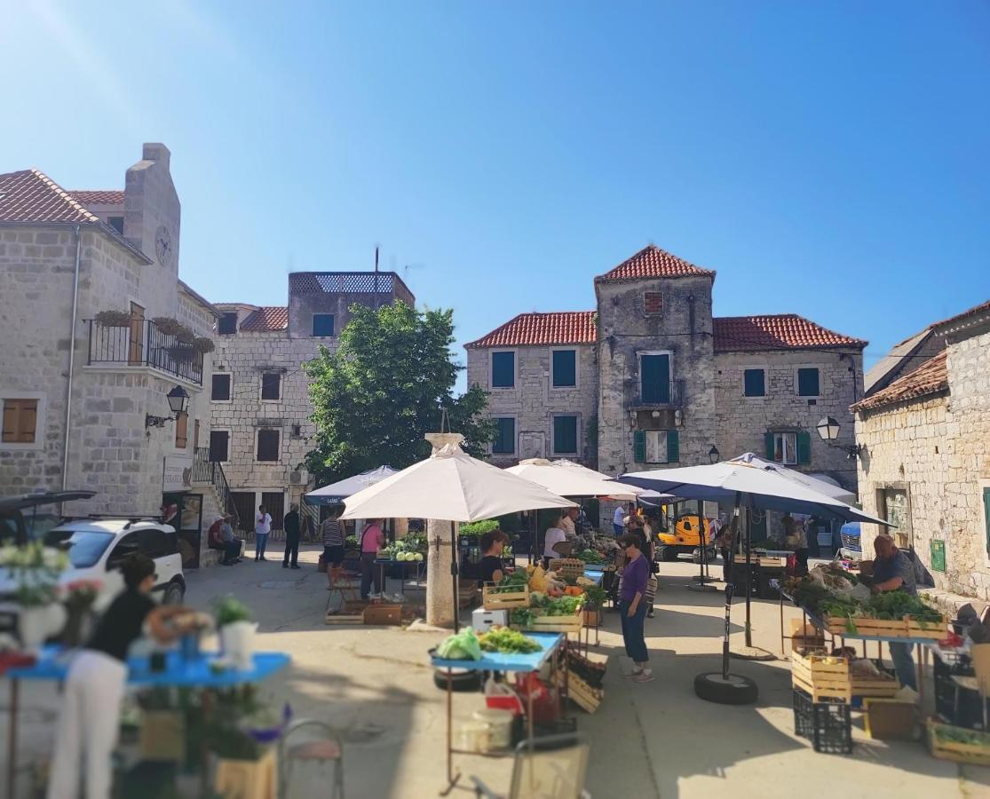 Stone House Lovric Apartment Kastela Bagian luar foto