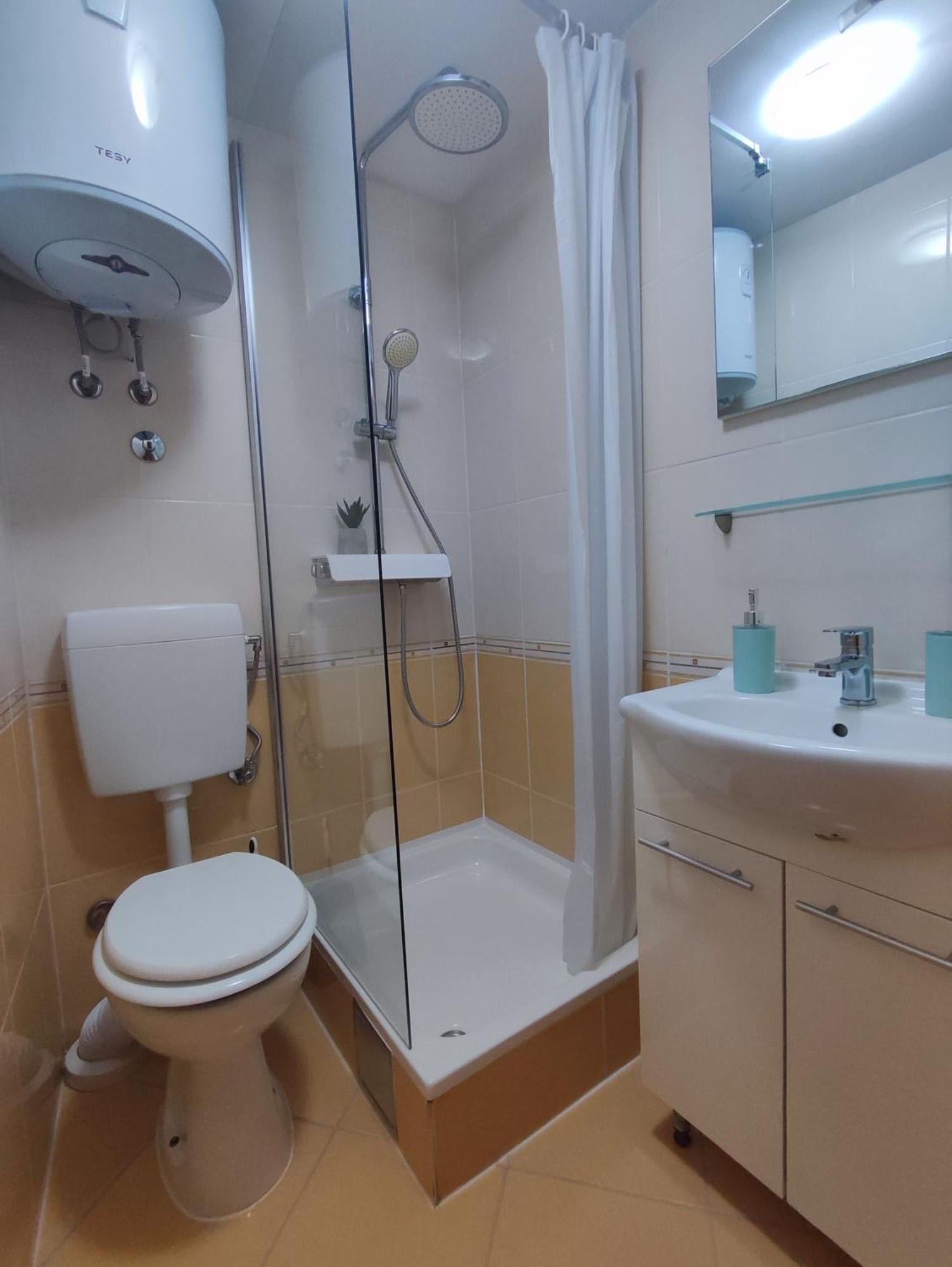 Stone House Lovric Apartment Kastela Ruang foto